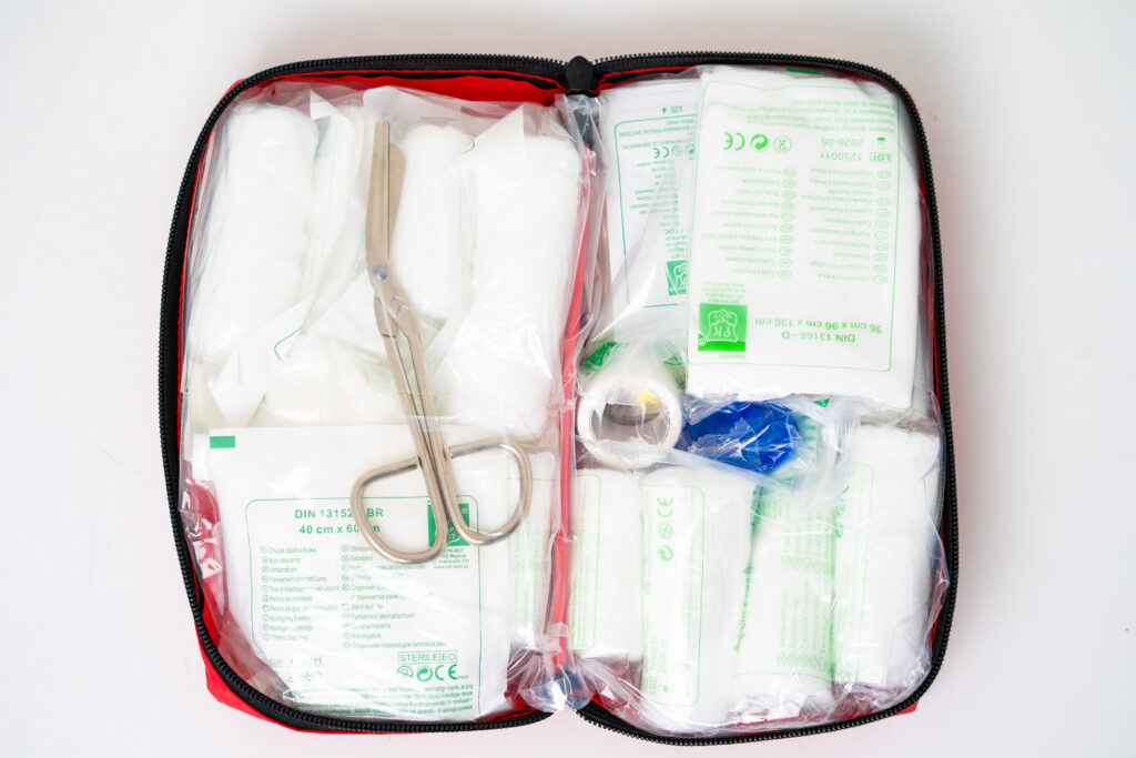 Комплект за първа помощ DIN 13164 материал